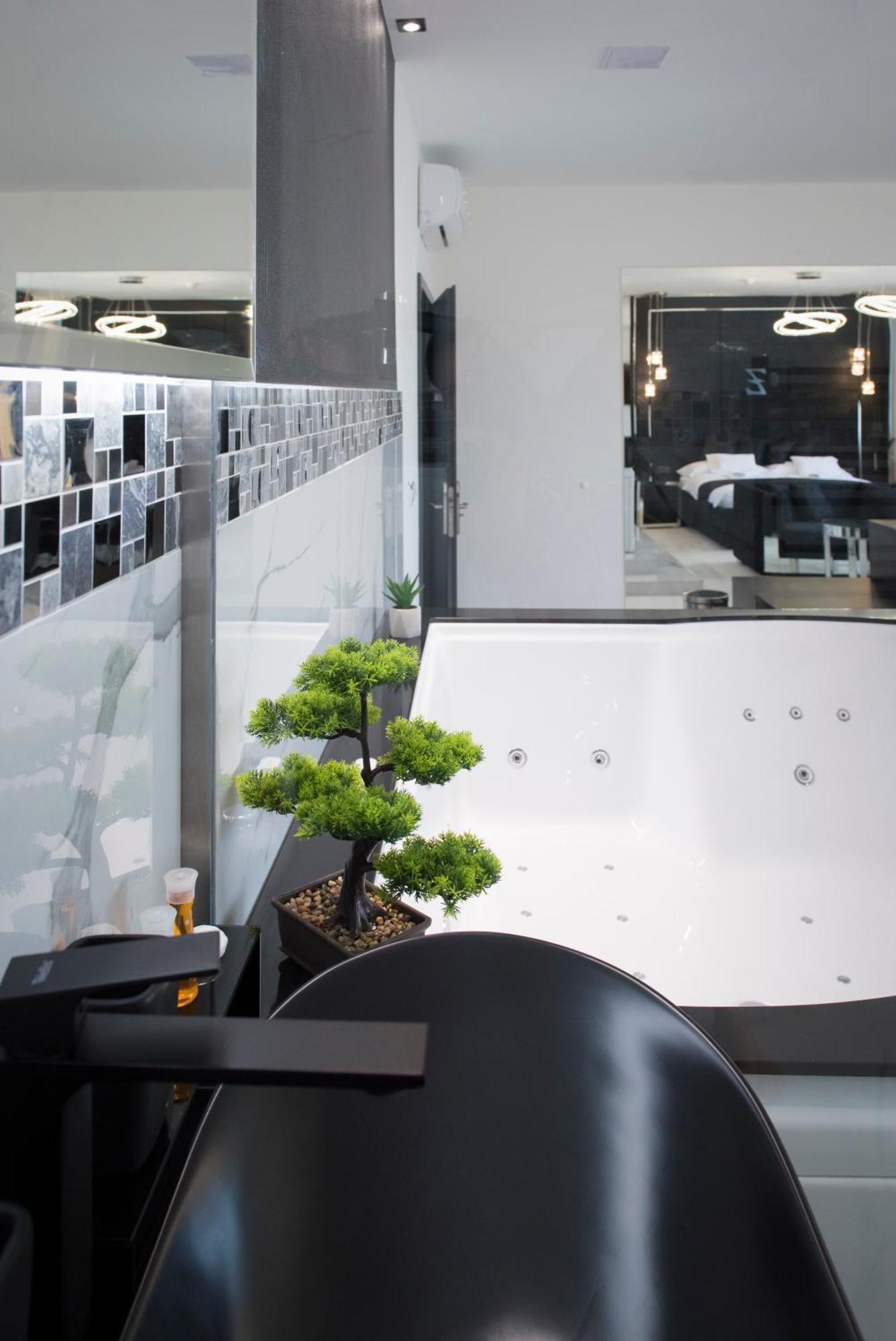 Z Rooms Boutique Zalaegerszeg Zewnętrze zdjęcie